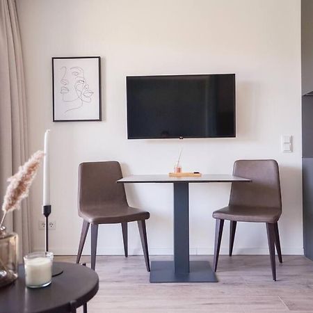 Casa Grande 28 I Studio With Lake View Apartment Sekull Luaran gambar